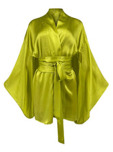 Load image into Gallery viewer, Short Silk Kimono.
